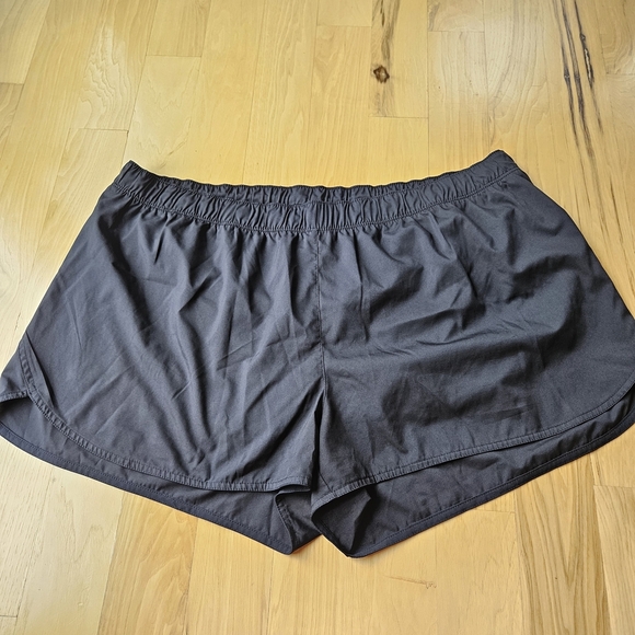 Old Navy Black Athletic Shorts Moisture-Wicking Performance - Picture 1 of 5